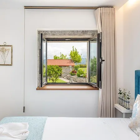 Casa D'amares Farm stay Amares